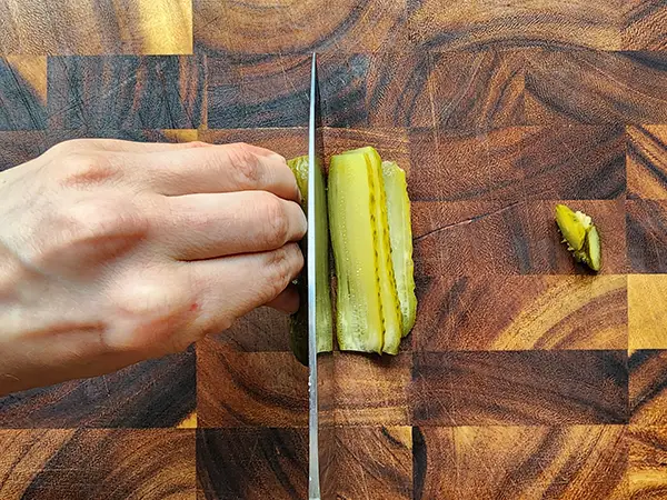 Preparing and slicing vegetables