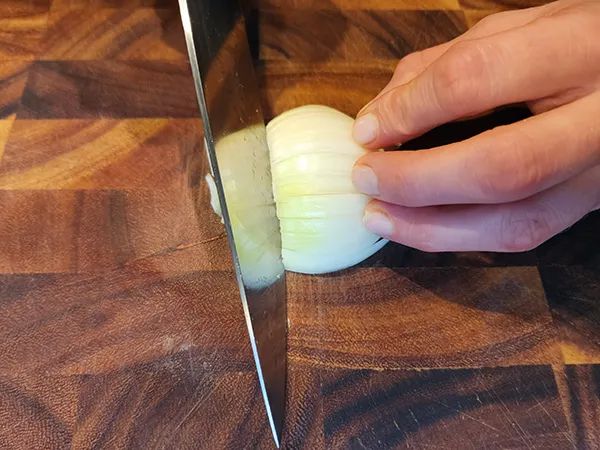 Slicing an onion