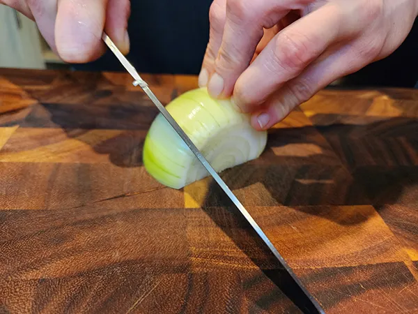 Sling an onion