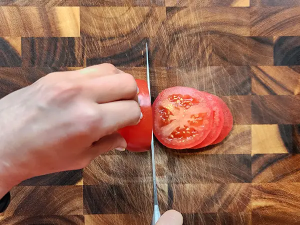 Slicing tomato