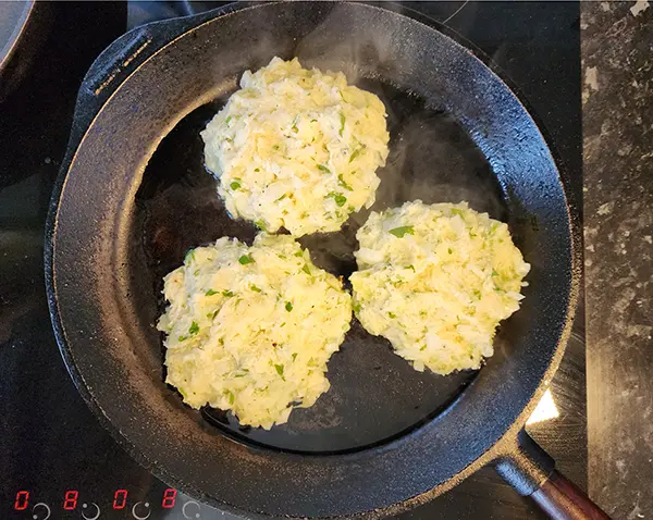 Cooking potato pancakes